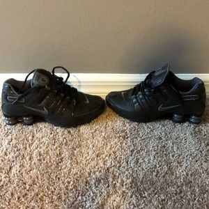 Womens Size 6 - Black Nike Shox